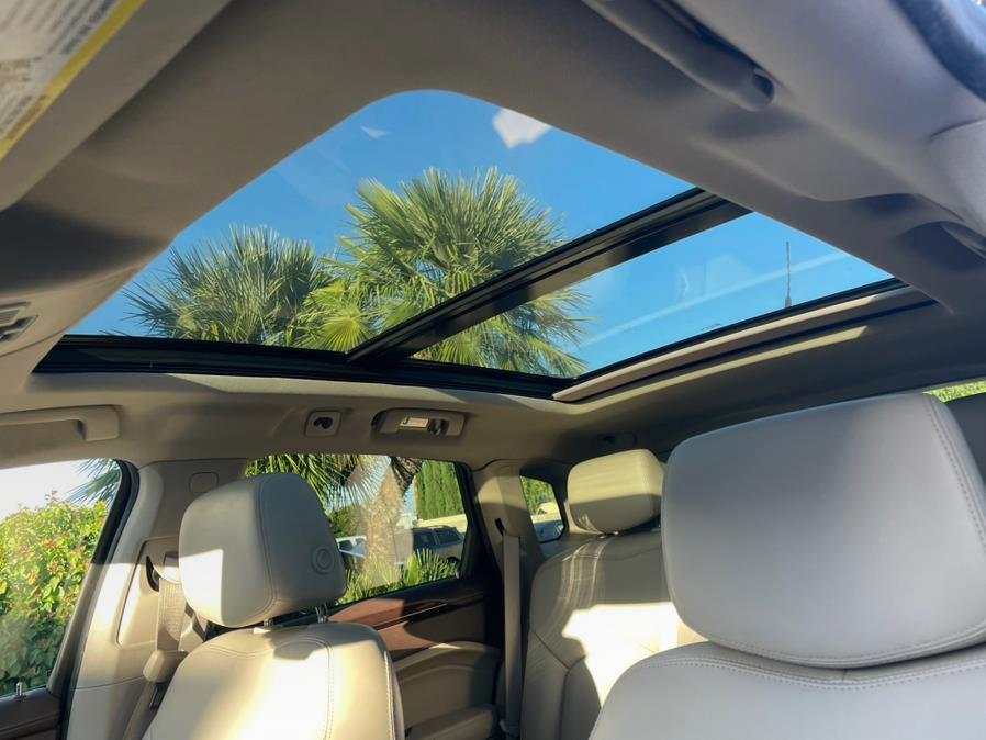 2012 Cadillac SRX AWD 4dr Luxury Collection, available for sale in Hawaiian Gardens, California | Luxe Motors. Hawaiian Gardens, California 2012 Cadillac SRX AWD 4dr Luxury Collection, available for sale in Hawaiian Gardens, California | Luxe Motors. Hawaiian Gardens, California