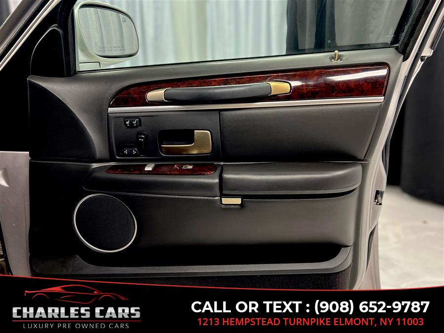 2011 Lincoln Town Car Signature Limited, available for sale in Elmont, New York | Charles Cars. Elmont, New York 2011 Lincoln Town Car Signature Limited, available for sale in Elmont, New York | Charles Cars. Elmont, New York