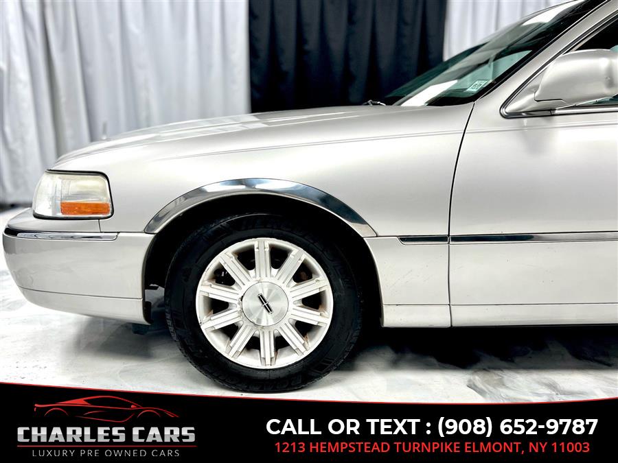 2011 Lincoln Town Car Signature Limited, available for sale in Elmont, New York | Charles Cars. Elmont, New York 2011 Lincoln Town Car Signature Limited, available for sale in Elmont, New York | Charles Cars. Elmont, New York