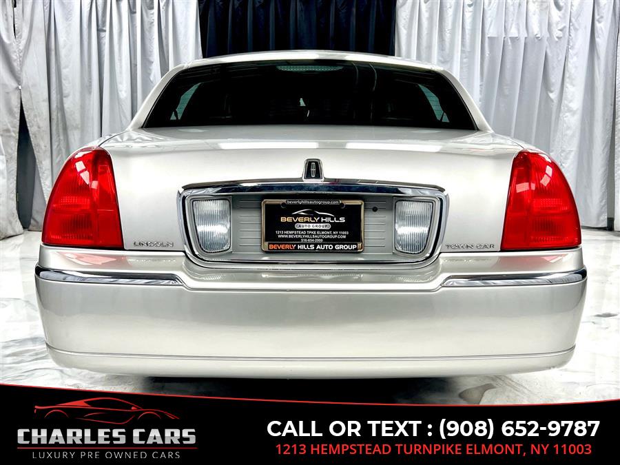 2011 Lincoln Town Car Signature Limited, available for sale in Elmont, New York | Charles Cars. Elmont, New York 2011 Lincoln Town Car Signature Limited, available for sale in Elmont, New York | Charles Cars. Elmont, New York