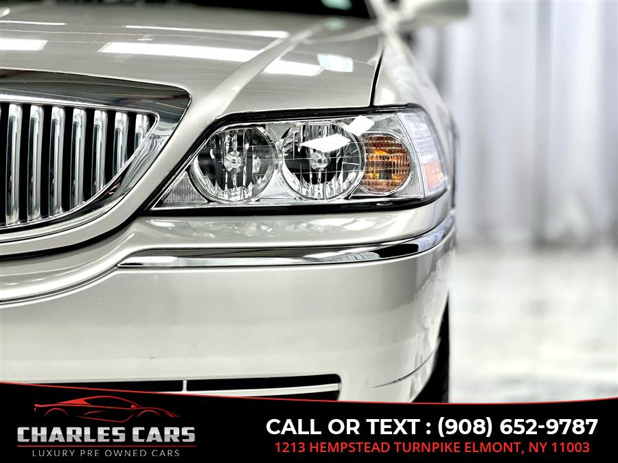 2011 Lincoln Town Car Signature Limited, available for sale in Elmont, New York | Charles Cars. Elmont, New York 2011 Lincoln Town Car Signature Limited, available for sale in Elmont, New York | Charles Cars. Elmont, New York