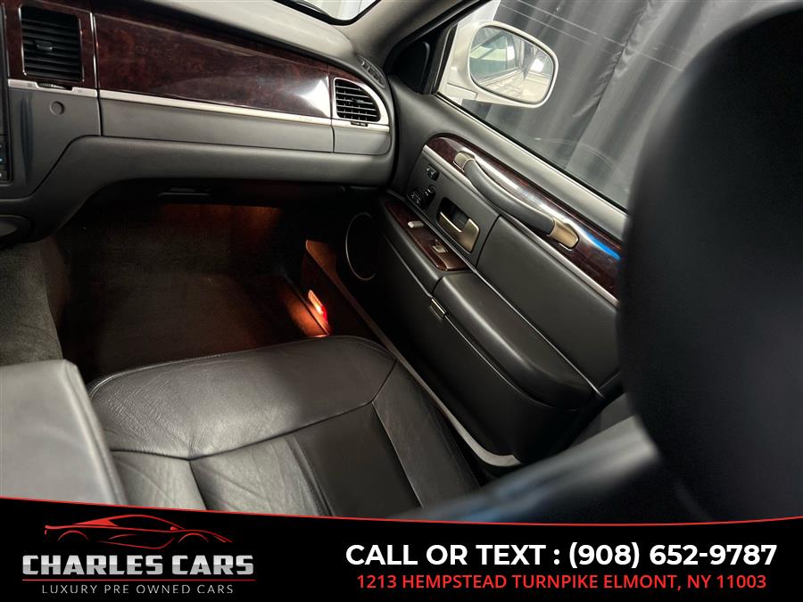 2011 Lincoln Town Car Signature Limited, available for sale in Elmont, New York | Charles Cars. Elmont, New York 2011 Lincoln Town Car Signature Limited, available for sale in Elmont, New York | Charles Cars. Elmont, New York