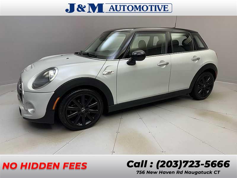 Used 2019 Mini Hardtop 4 Door in Naugatuck, Connecticut | J&M Automotive Sls&Svc LLC. Naugatuck, Connecticut