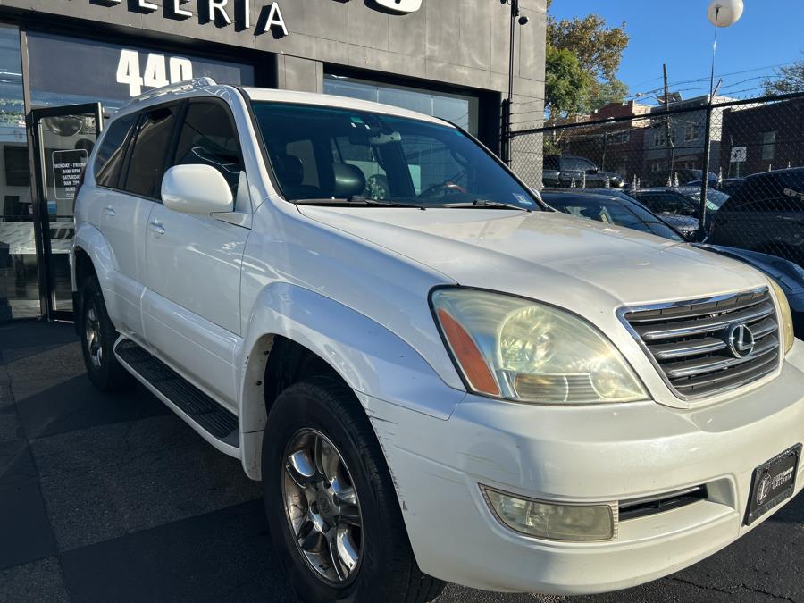 2004 Lexus GX 470 4dr SUV 4WD, available for sale in Jersey City, New Jersey | Luxe Auto Galleria. Jersey City, New Jersey 2004 Lexus GX 470 4dr SUV 4WD, available for sale in Jersey City, New Jersey | Luxe Auto Galleria. Jersey City, New Jersey