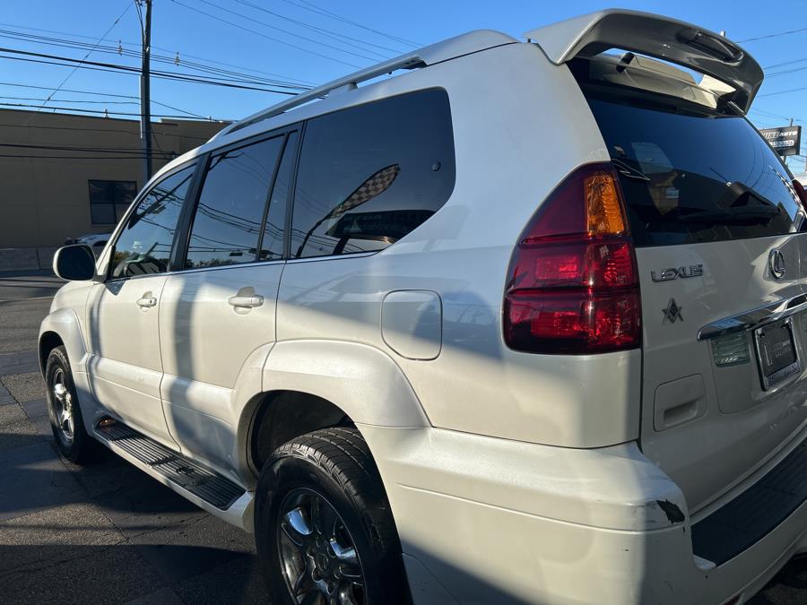 2004 Lexus GX 470 4dr SUV 4WD, available for sale in Jersey City, New Jersey | Luxe Auto Galleria. Jersey City, New Jersey 2004 Lexus GX 470 4dr SUV 4WD, available for sale in Jersey City, New Jersey | Luxe Auto Galleria. Jersey City, New Jersey