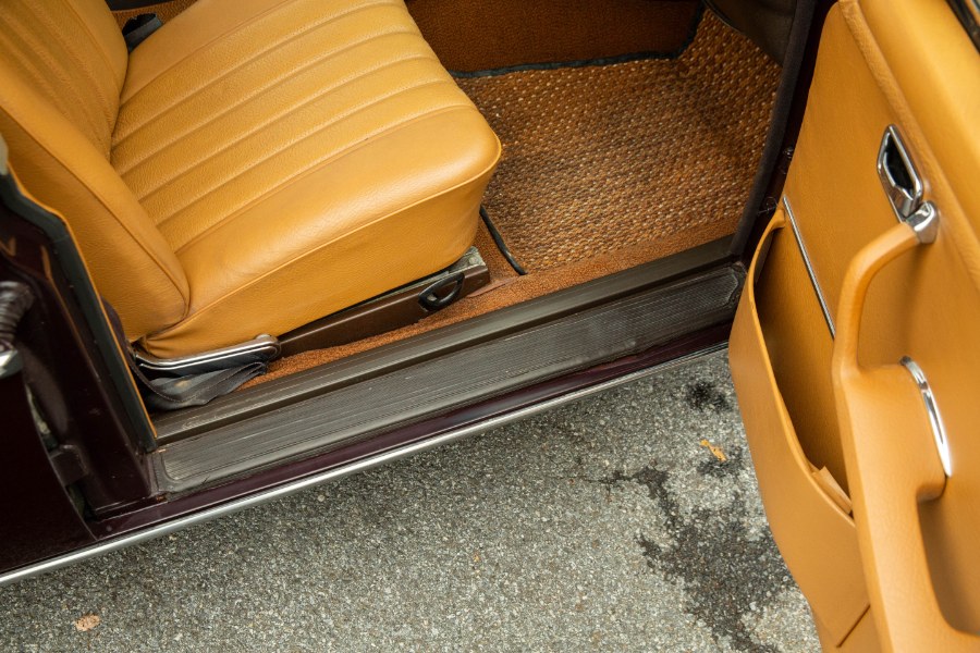 1972 Mercedes-Benz 280SE 4-Door Sedan, available for sale in North Salem, New York | Meccanic Shop North Inc. North Salem, New York 1972 Mercedes-Benz 280SE 4-Door Sedan, available for sale in North Salem, New York | Meccanic Shop North Inc. North Salem, New York