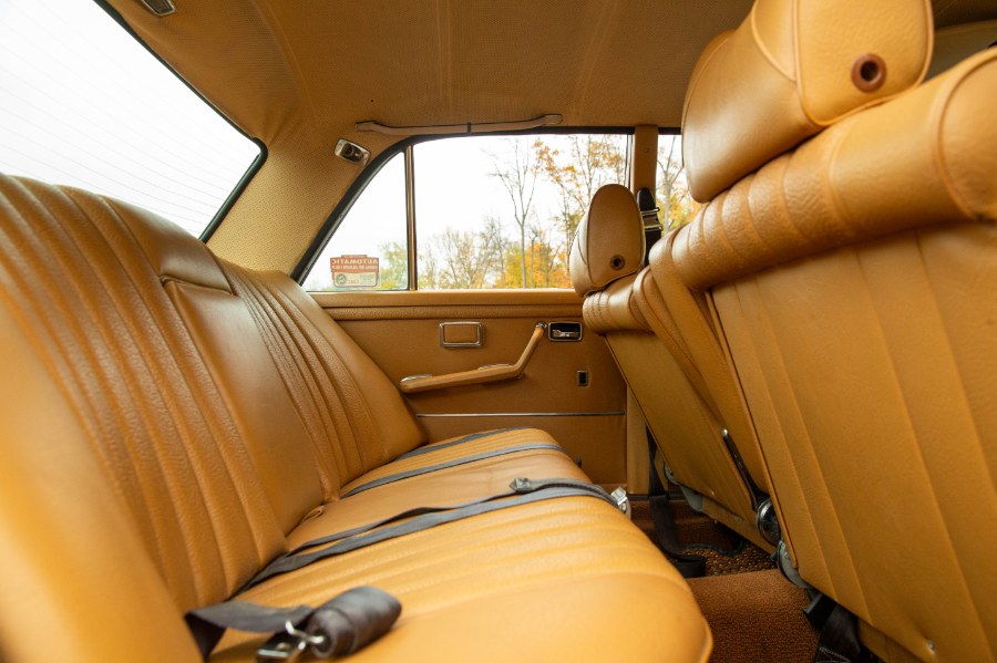1972 Mercedes-Benz 280SE 4-Door Sedan, available for sale in North Salem, New York | Meccanic Shop North Inc. North Salem, New York 1972 Mercedes-Benz 280SE 4-Door Sedan, available for sale in North Salem, New York | Meccanic Shop North Inc. North Salem, New York