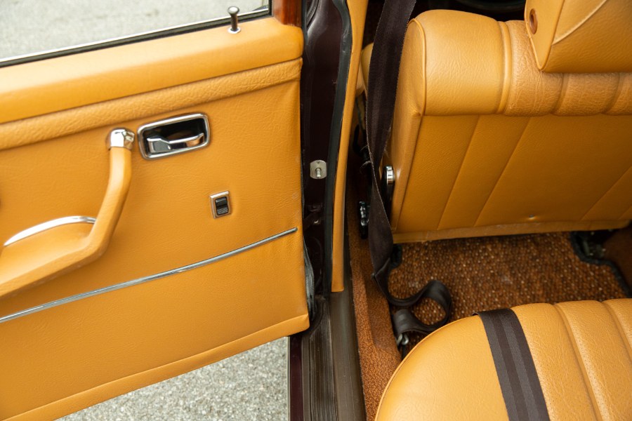 1972 Mercedes-Benz 280SE 4-Door Sedan, available for sale in North Salem, New York | Meccanic Shop North Inc. North Salem, New York 1972 Mercedes-Benz 280SE 4-Door Sedan, available for sale in North Salem, New York | Meccanic Shop North Inc. North Salem, New York