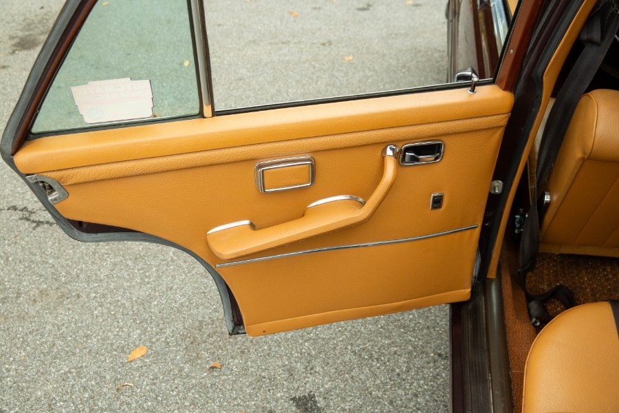 1972 Mercedes-Benz 280SE 4-Door Sedan, available for sale in North Salem, New York | Meccanic Shop North Inc. North Salem, New York 1972 Mercedes-Benz 280SE 4-Door Sedan, available for sale in North Salem, New York | Meccanic Shop North Inc. North Salem, New York