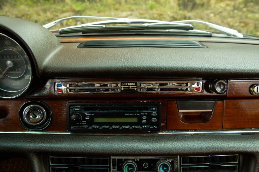 1972 Mercedes-Benz 280SE 4-Door Sedan, available for sale in North Salem, New York | Meccanic Shop North Inc. North Salem, New York 1972 Mercedes-Benz 280SE 4-Door Sedan, available for sale in North Salem, New York | Meccanic Shop North Inc. North Salem, New York