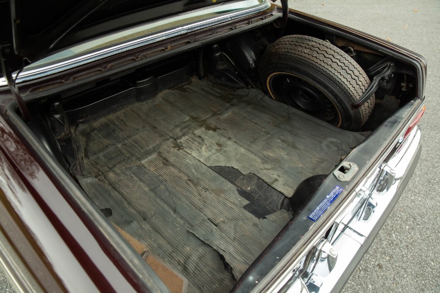 1972 Mercedes-Benz 280SE 4-Door Sedan, available for sale in North Salem, New York | Meccanic Shop North Inc. North Salem, New York 1972 Mercedes-Benz 280SE 4-Door Sedan, available for sale in North Salem, New York | Meccanic Shop North Inc. North Salem, New York