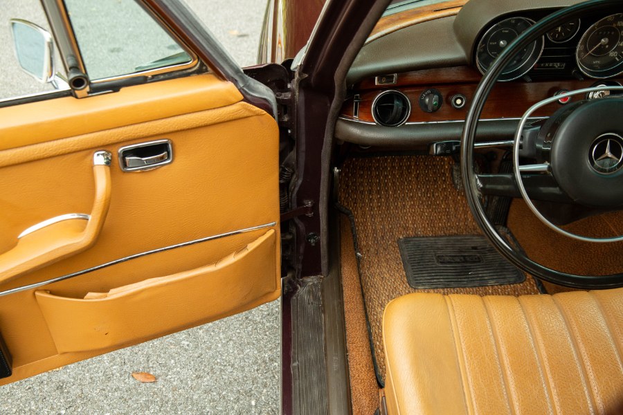 1972 Mercedes-Benz 280SE 4-Door Sedan, available for sale in North Salem, New York | Meccanic Shop North Inc. North Salem, New York 1972 Mercedes-Benz 280SE 4-Door Sedan, available for sale in North Salem, New York | Meccanic Shop North Inc. North Salem, New York