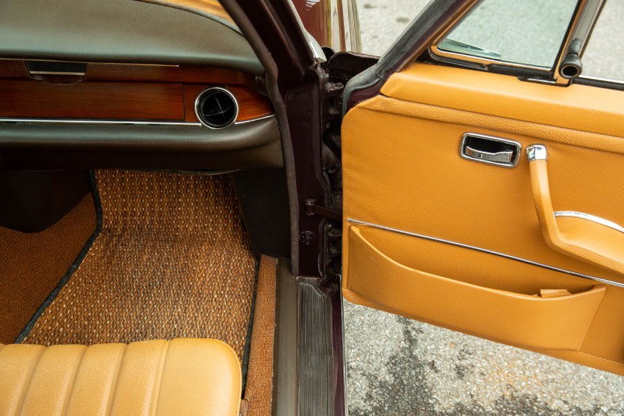 1972 Mercedes-Benz 280SE 4-Door Sedan, available for sale in North Salem, New York | Meccanic Shop North Inc. North Salem, New York 1972 Mercedes-Benz 280SE 4-Door Sedan, available for sale in North Salem, New York | Meccanic Shop North Inc. North Salem, New York
