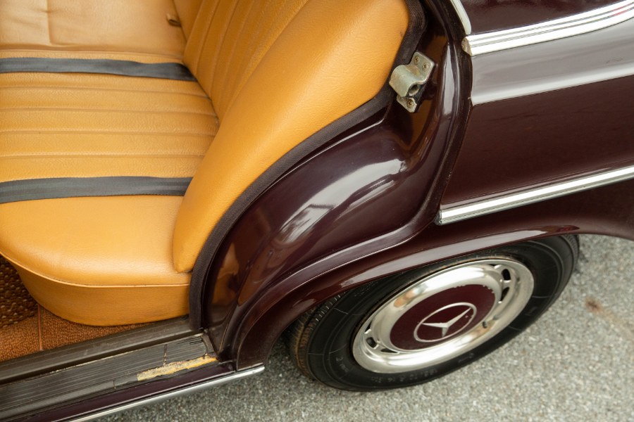 1972 Mercedes-Benz 280SE 4-Door Sedan, available for sale in North Salem, New York | Meccanic Shop North Inc. North Salem, New York 1972 Mercedes-Benz 280SE 4-Door Sedan, available for sale in North Salem, New York | Meccanic Shop North Inc. North Salem, New York