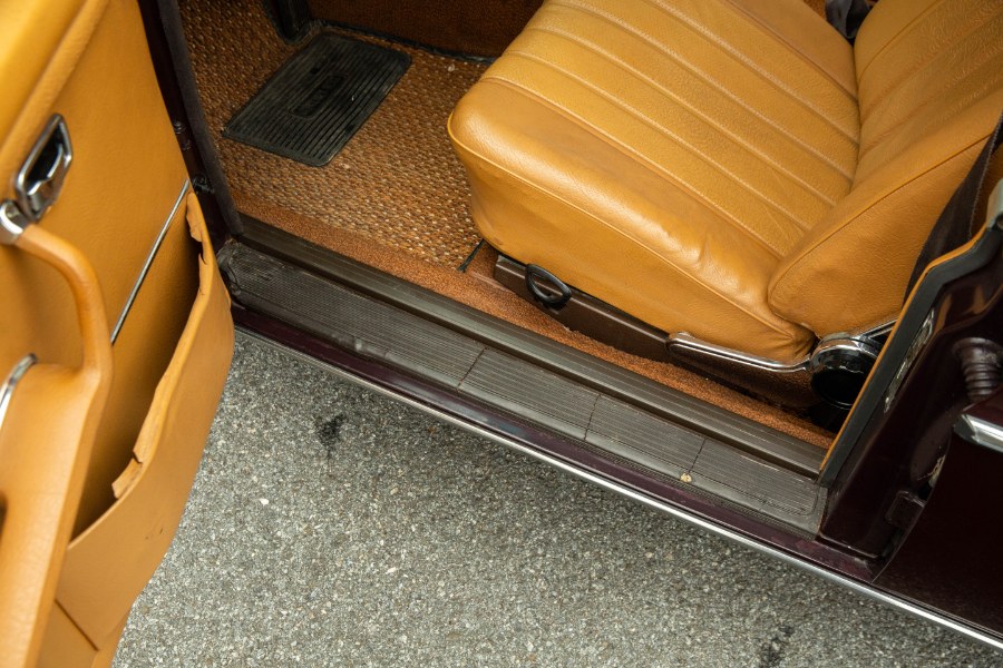 1972 Mercedes-Benz 280SE 4-Door Sedan, available for sale in North Salem, New York | Meccanic Shop North Inc. North Salem, New York 1972 Mercedes-Benz 280SE 4-Door Sedan, available for sale in North Salem, New York | Meccanic Shop North Inc. North Salem, New York