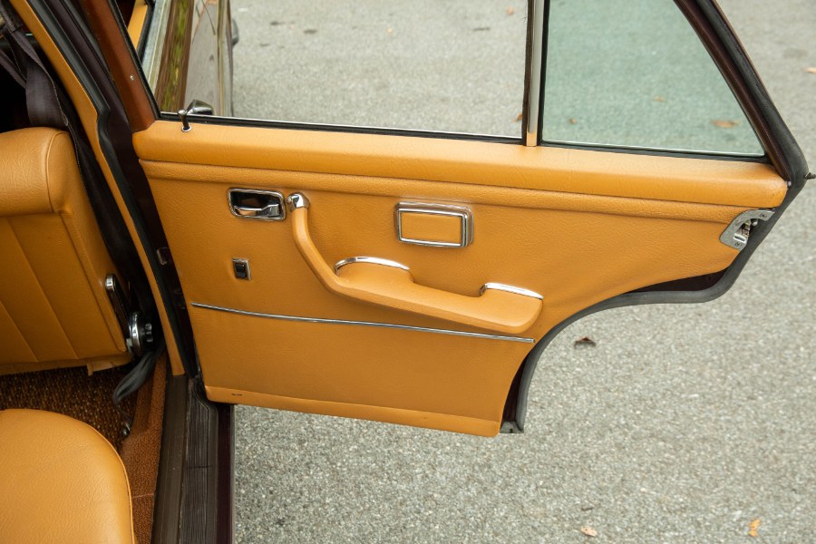 1972 Mercedes-Benz 280SE 4-Door Sedan, available for sale in North Salem, New York | Meccanic Shop North Inc. North Salem, New York 1972 Mercedes-Benz 280SE 4-Door Sedan, available for sale in North Salem, New York | Meccanic Shop North Inc. North Salem, New York