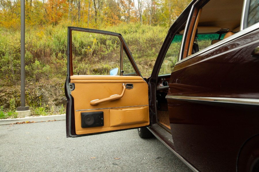 1972 Mercedes-Benz 280SE 4-Door Sedan, available for sale in North Salem, New York | Meccanic Shop North Inc. North Salem, New York 1972 Mercedes-Benz 280SE 4-Door Sedan, available for sale in North Salem, New York | Meccanic Shop North Inc. North Salem, New York