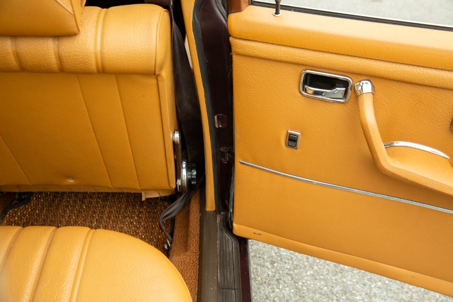 1972 Mercedes-Benz 280SE 4-Door Sedan, available for sale in North Salem, New York | Meccanic Shop North Inc. North Salem, New York 1972 Mercedes-Benz 280SE 4-Door Sedan, available for sale in North Salem, New York | Meccanic Shop North Inc. North Salem, New York