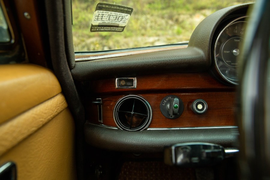 1972 Mercedes-Benz 280SE 4-Door Sedan, available for sale in North Salem, New York | Meccanic Shop North Inc. North Salem, New York 1972 Mercedes-Benz 280SE 4-Door Sedan, available for sale in North Salem, New York | Meccanic Shop North Inc. North Salem, New York