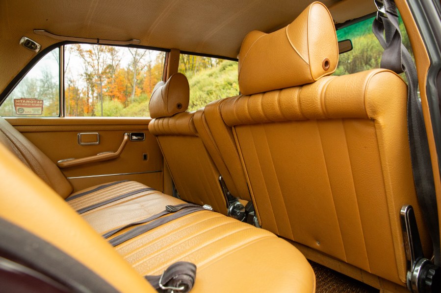 1972 Mercedes-Benz 280SE 4-Door Sedan, available for sale in North Salem, New York | Meccanic Shop North Inc. North Salem, New York 1972 Mercedes-Benz 280SE 4-Door Sedan, available for sale in North Salem, New York | Meccanic Shop North Inc. North Salem, New York