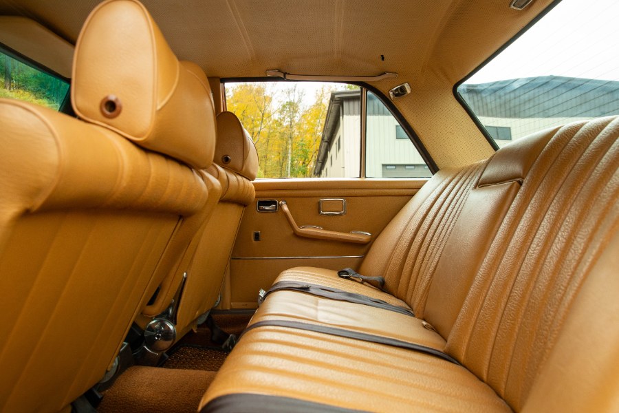 1972 Mercedes-Benz 280SE 4-Door Sedan, available for sale in North Salem, New York | Meccanic Shop North Inc. North Salem, New York 1972 Mercedes-Benz 280SE 4-Door Sedan, available for sale in North Salem, New York | Meccanic Shop North Inc. North Salem, New York