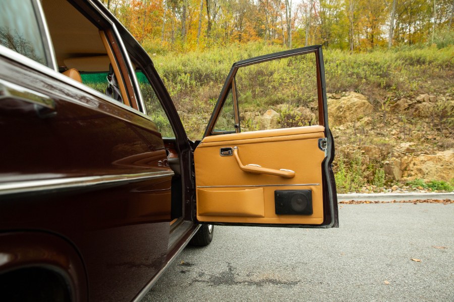 1972 Mercedes-Benz 280SE 4-Door Sedan, available for sale in North Salem, New York | Meccanic Shop North Inc. North Salem, New York 1972 Mercedes-Benz 280SE 4-Door Sedan, available for sale in North Salem, New York | Meccanic Shop North Inc. North Salem, New York