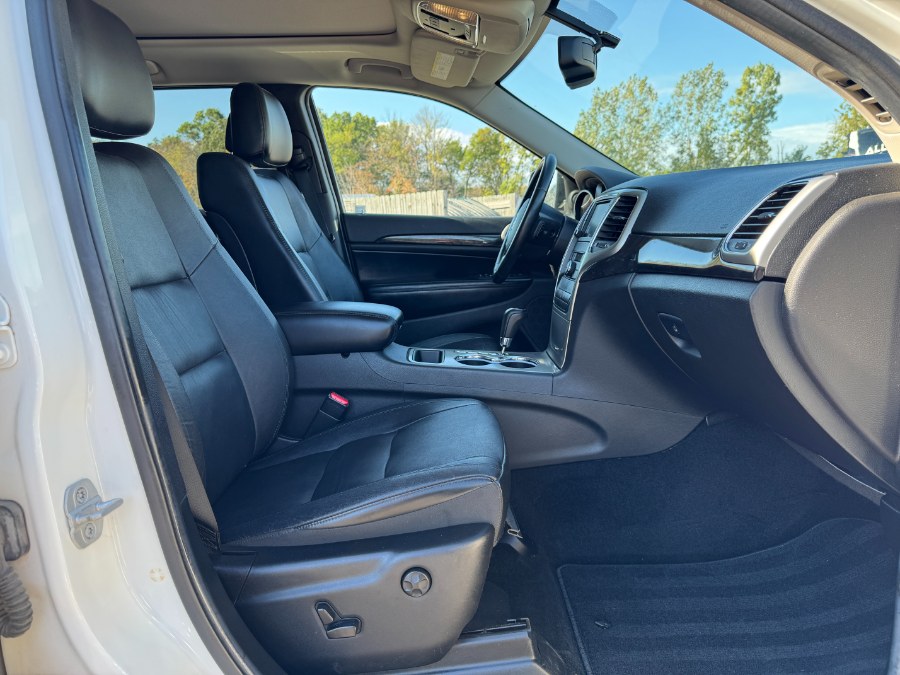2012 Jeep Grand Cherokee 4WD 4dr Laredo, available for sale in Ortonville, Michigan | Marsh Auto Sales LLC. Ortonville, Michigan 2012 Jeep Grand Cherokee 4WD 4dr Laredo, available for sale in Ortonville, Michigan | Marsh Auto Sales LLC. Ortonville, Michigan