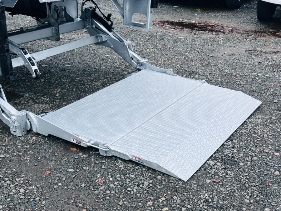 2022 International MV 607 26FT DRY BOX + CUMMINS + LIFT GATE + NO CDL, available for sale in South Amboy, New Jersey | NJ Truck Spot. South Amboy, New Jersey 2022 International MV 607 26FT DRY BOX + CUMMINS + LIFT GATE + NO CDL, available for sale in South Amboy, New Jersey | NJ Truck Spot. South Amboy, New Jersey