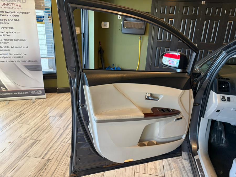 2011 Toyota Venza 4dr Wgn V6 AWD (Natl), available for sale in West Hartford, Connecticut | AutoMax. West Hartford, Connecticut 2011 Toyota Venza 4dr Wgn V6 AWD (Natl), available for sale in West Hartford, Connecticut | AutoMax. West Hartford, Connecticut