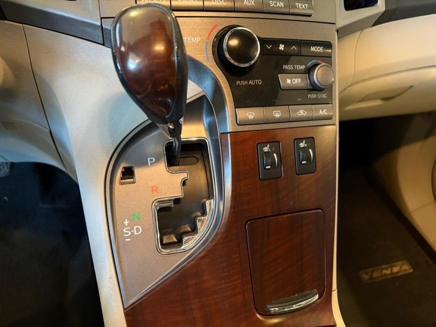 2011 Toyota Venza 4dr Wgn V6 AWD (Natl), available for sale in West Hartford, Connecticut | AutoMax. West Hartford, Connecticut 2011 Toyota Venza 4dr Wgn V6 AWD (Natl), available for sale in West Hartford, Connecticut | AutoMax. West Hartford, Connecticut