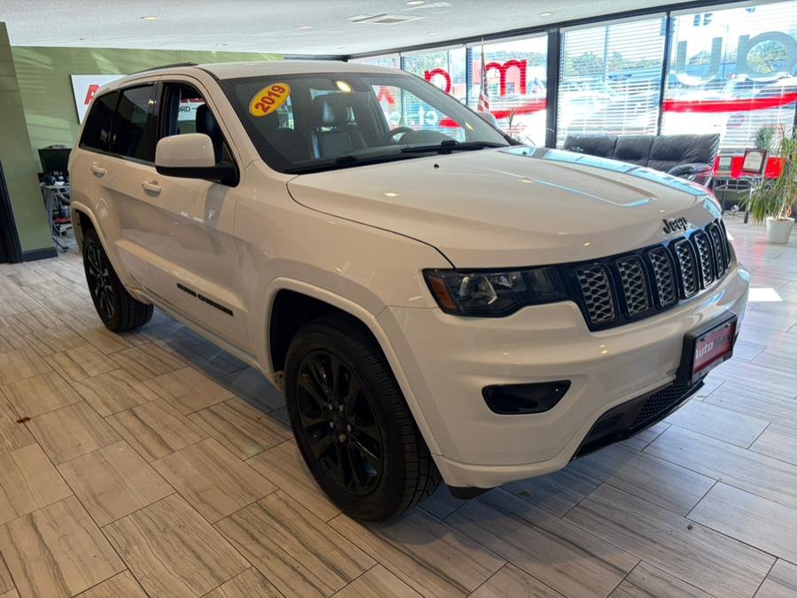 2019 Jeep Grand Cherokee Altitude 4x4, available for sale in West Hartford, Connecticut | AutoMax. West Hartford, Connecticut 2019 Jeep Grand Cherokee Altitude 4x4, available for sale in West Hartford, Connecticut | AutoMax. West Hartford, Connecticut
