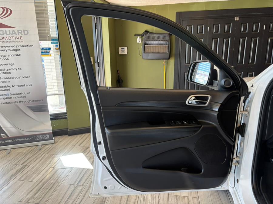 2019 Jeep Grand Cherokee Altitude 4x4, available for sale in West Hartford, Connecticut | AutoMax. West Hartford, Connecticut 2019 Jeep Grand Cherokee Altitude 4x4, available for sale in West Hartford, Connecticut | AutoMax. West Hartford, Connecticut