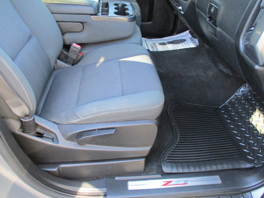2017 Chevrolet Silverado 1500 4WD Double Cab 143.5" LT w/1LT, available for sale in Suffield, Connecticut | Suffield Auto LLC. Suffield, Connecticut 2017 Chevrolet Silverado 1500 4WD Double Cab 143.5" LT w/1LT, available for sale in Suffield, Connecticut | Suffield Auto LLC. Suffield, Connecticut