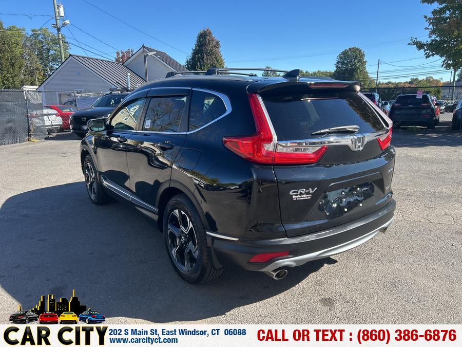 2017 Honda CR-V Touring photo 4