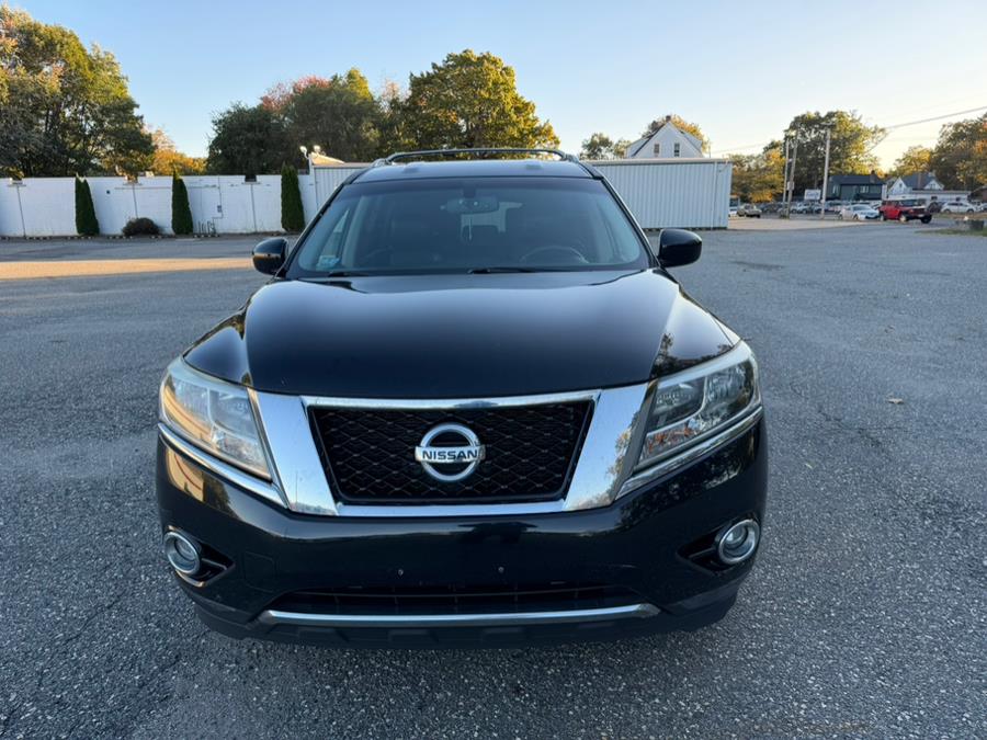 Used Nissan Pathfinder 4WD 4dr SV *Ltd Avail* 2015 | Auto Globe LLC. Springfield, Massachusetts