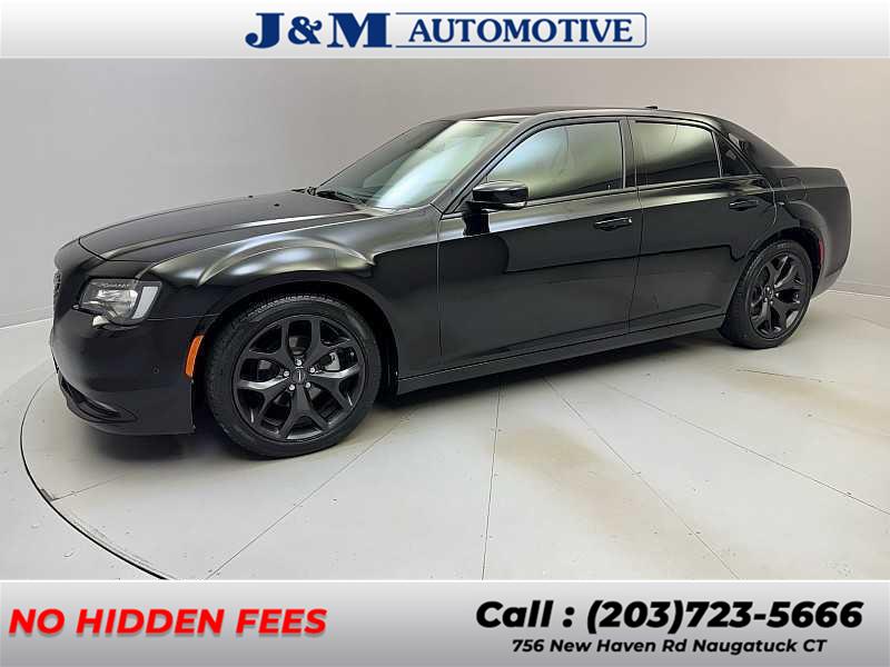 Used 2022 Chrysler 300 in Naugatuck, Connecticut | J&M Automotive Sls&Svc LLC. Naugatuck, Connecticut