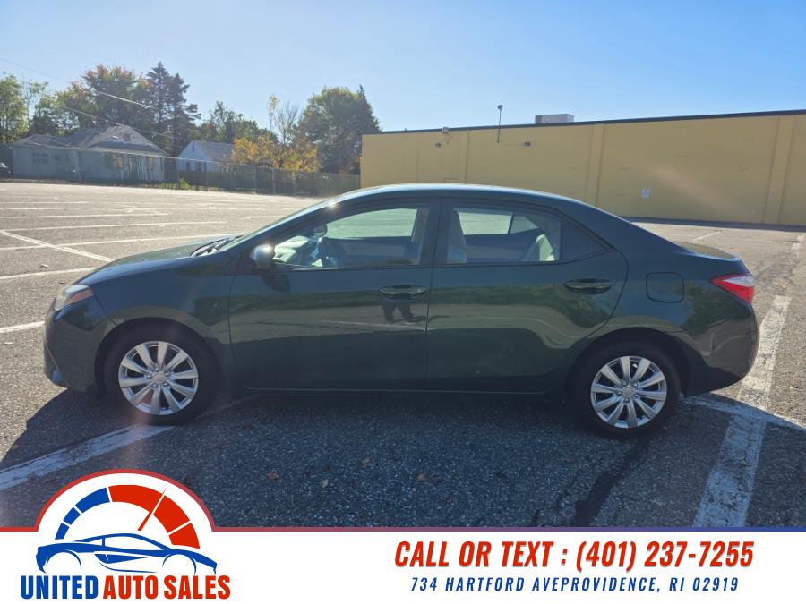 2014 Toyota Corolla LE photo 2