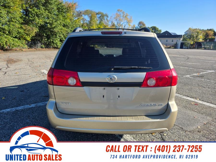 2008 Toyota Sienna CE photo 4