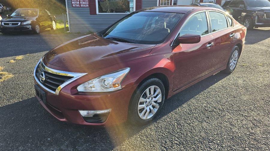 Used Nissan Altima 2.5 S 4dr Sedan 2014 | Auto Hunter CNY. Wolcott, New York