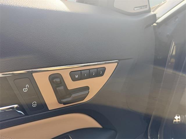 2013 Mercedes-benz E-class E 350, available for sale in Stratford, Connecticut | Wiz Leasing Inc. Stratford, Connecticut 2013 Mercedes-benz E-class E 350, available for sale in Stratford, Connecticut | Wiz Leasing Inc. Stratford, Connecticut