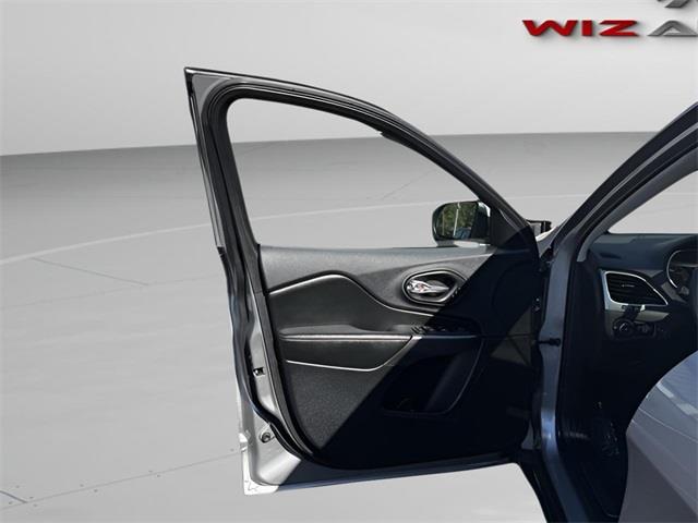 2019 Jeep Cherokee Limited, available for sale in Stratford, Connecticut | Wiz Leasing Inc. Stratford, Connecticut 2019 Jeep Cherokee Limited, available for sale in Stratford, Connecticut | Wiz Leasing Inc. Stratford, Connecticut