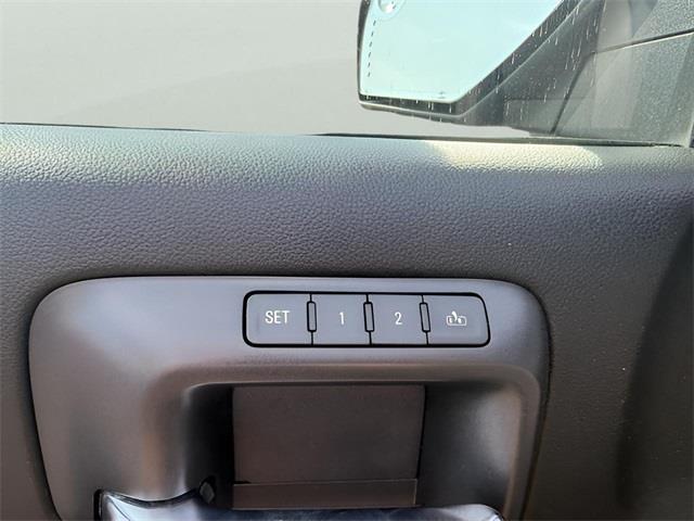 2018 Chevrolet Silverado 1500 LTZ, available for sale in Stratford, Connecticut | Wiz Leasing Inc. Stratford, Connecticut 2018 Chevrolet Silverado 1500 LTZ, available for sale in Stratford, Connecticut | Wiz Leasing Inc. Stratford, Connecticut