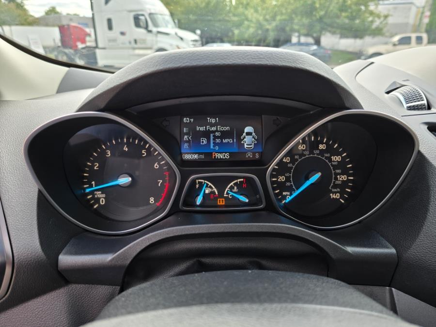 2017 Ford Escape SE 4WD, available for sale in Philadelphia, Pennsylvania | Eugen's Auto Sales & Repairs. Philadelphia, Pennsylvania 2017 Ford Escape SE 4WD, available for sale in Philadelphia, Pennsylvania | Eugen's Auto Sales & Repairs. Philadelphia, Pennsylvania