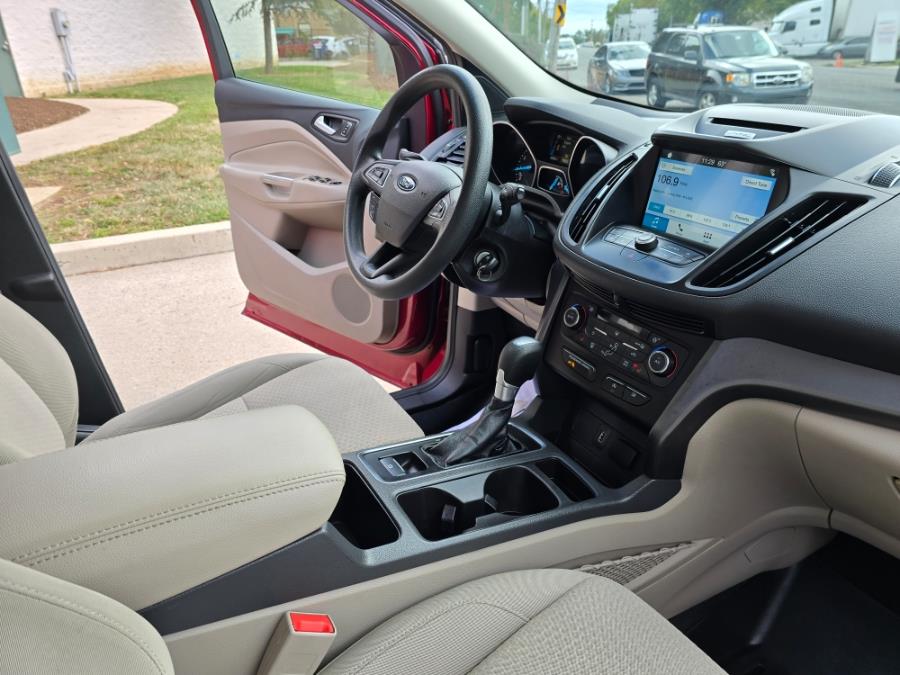 2017 Ford Escape SE 4WD, available for sale in Philadelphia, Pennsylvania | Eugen's Auto Sales & Repairs. Philadelphia, Pennsylvania 2017 Ford Escape SE 4WD, available for sale in Philadelphia, Pennsylvania | Eugen's Auto Sales & Repairs. Philadelphia, Pennsylvania