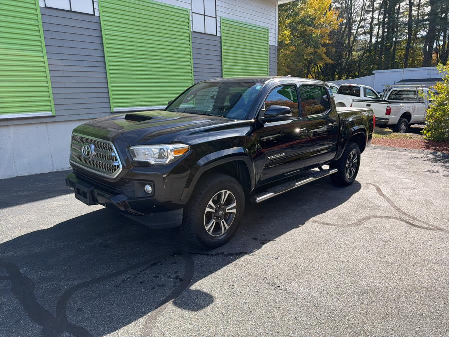 2016 Toyota Tacoma TRD Sport photo 2