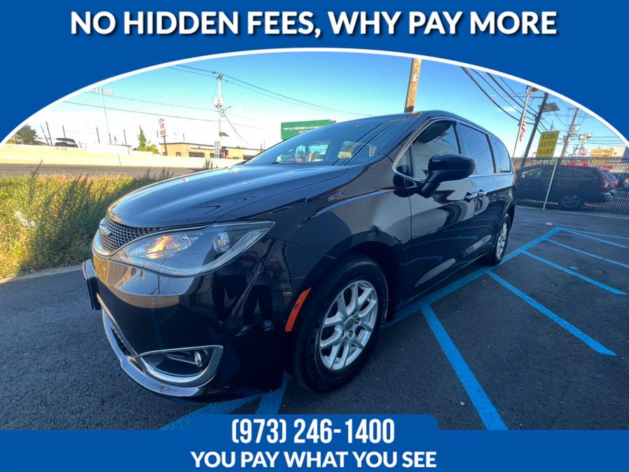 Used 2017 Chrysler Pacifica in Lodi, New Jersey | Route 46 Auto Sales Inc. Lodi, New Jersey