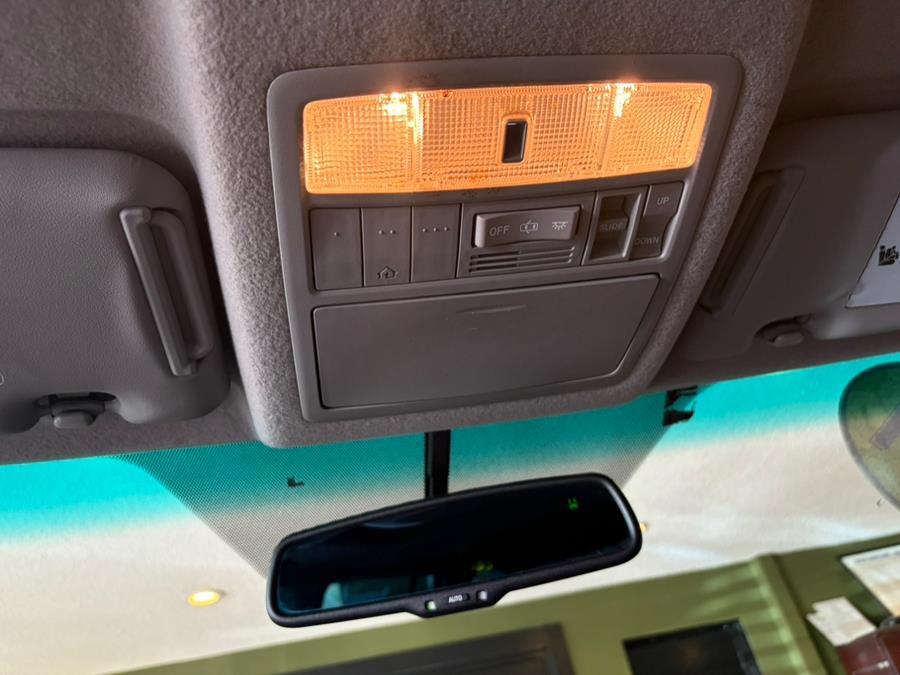 2011 Toyota Highlander 4WD 4dr V6 Base, available for sale in West Hartford, Connecticut | AutoMax. West Hartford, Connecticut 2011 Toyota Highlander 4WD 4dr V6 Base, available for sale in West Hartford, Connecticut | AutoMax. West Hartford, Connecticut