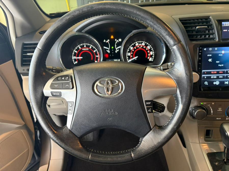2011 Toyota Highlander 4WD 4dr V6 Base, available for sale in West Hartford, Connecticut | AutoMax. West Hartford, Connecticut 2011 Toyota Highlander 4WD 4dr V6 Base, available for sale in West Hartford, Connecticut | AutoMax. West Hartford, Connecticut