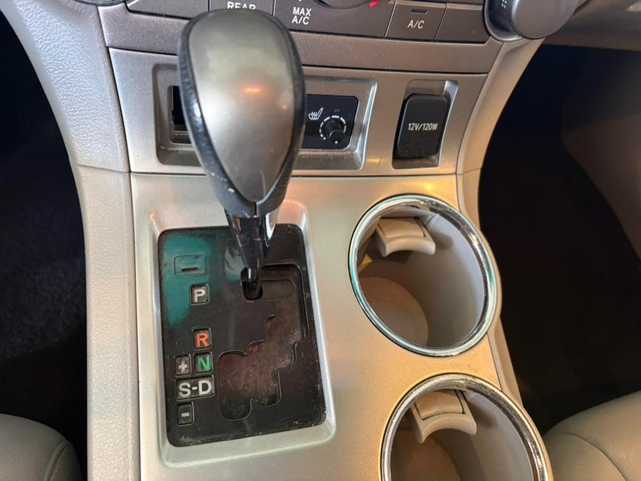 2011 Toyota Highlander 4WD 4dr V6 Base, available for sale in West Hartford, Connecticut | AutoMax. West Hartford, Connecticut 2011 Toyota Highlander 4WD 4dr V6 Base, available for sale in West Hartford, Connecticut | AutoMax. West Hartford, Connecticut