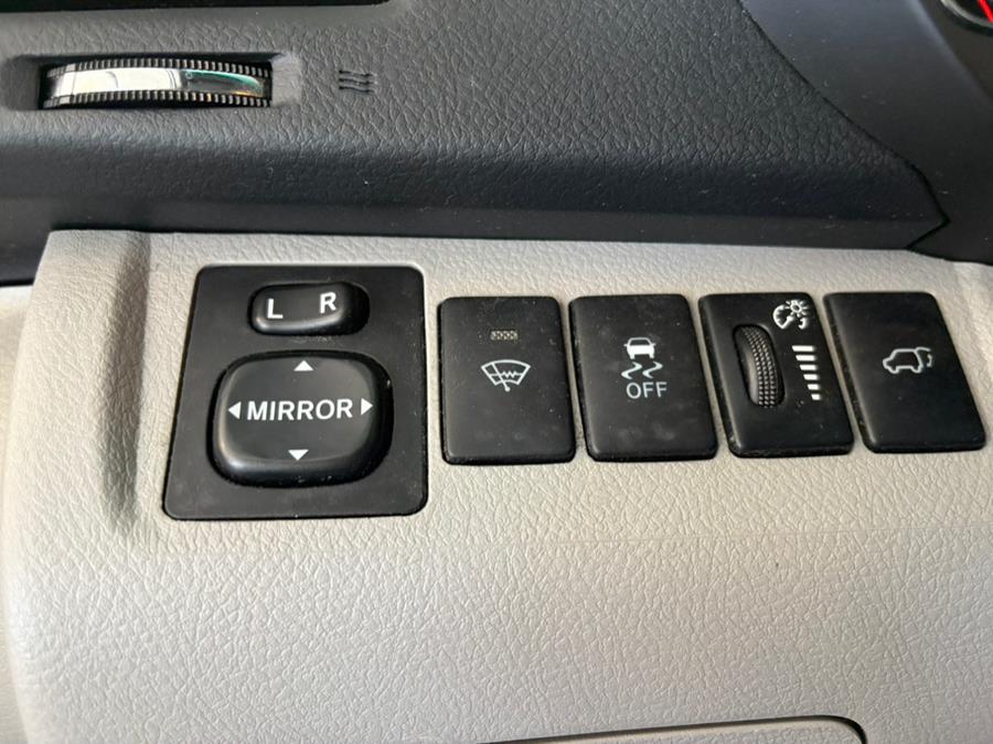 2011 Toyota Highlander 4WD 4dr V6 Base, available for sale in West Hartford, Connecticut | AutoMax. West Hartford, Connecticut 2011 Toyota Highlander 4WD 4dr V6 Base, available for sale in West Hartford, Connecticut | AutoMax. West Hartford, Connecticut